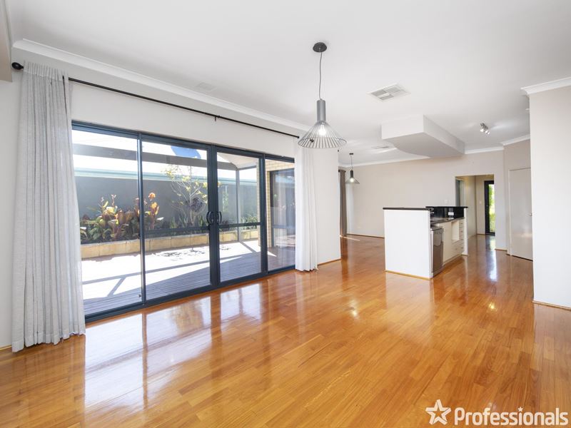 43 Foxton Blvd, High Wycombe