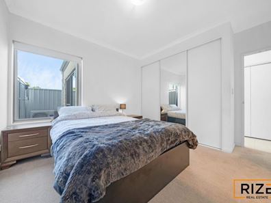 32C Calvert Way, Girrawheen WA 6064