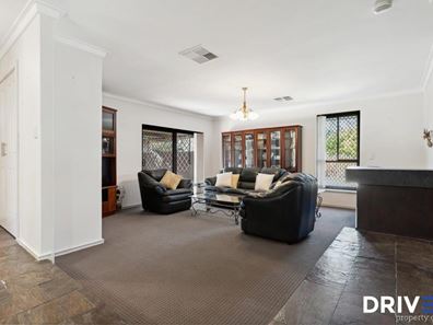 10 Dorset Place, Thornlie WA 6108