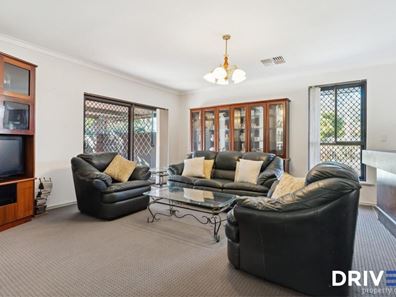 10 Dorset Place, Thornlie WA 6108