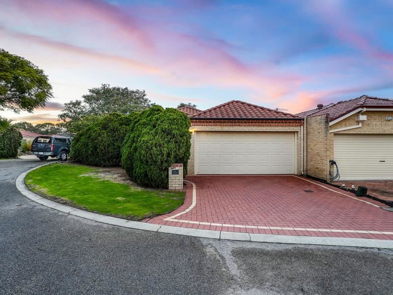 4 Madison Gardens, Stirling