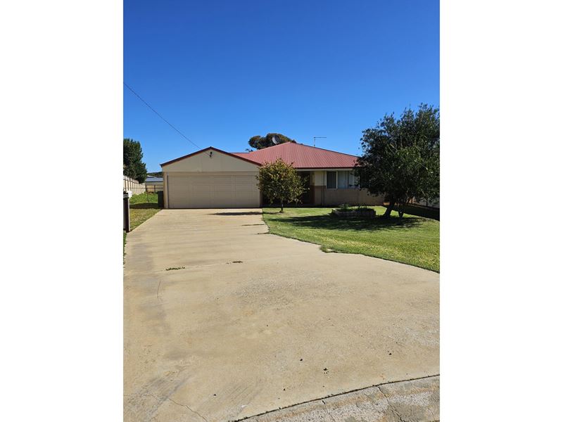 13 Thurkle Square, Dongara WA 6525