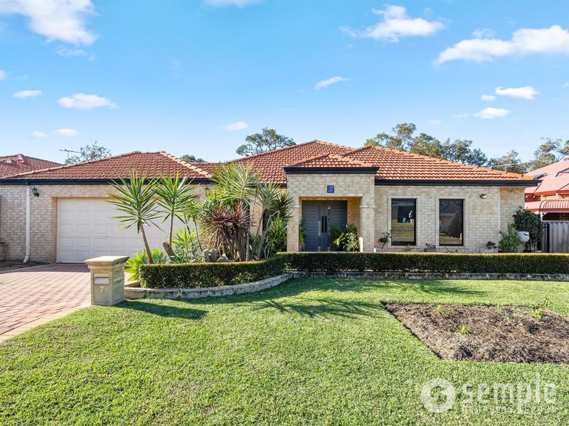 7 Treaty Oak Cove, Bibra Lake WA 6163