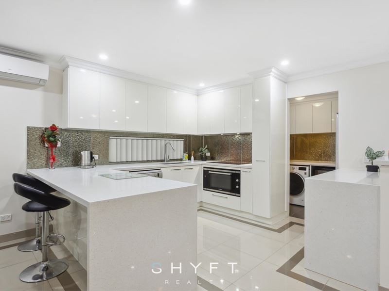 2/17 Boston Quays, Mindarie