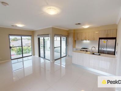 2/210 Kooyong Road, Rivervale WA 6103