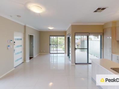 2/210 Kooyong Road, Rivervale WA 6103