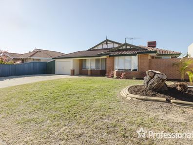 61 Ullinger Loop, Marangaroo WA 6064