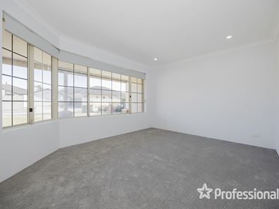 61 Ullinger Loop, Marangaroo WA 6064