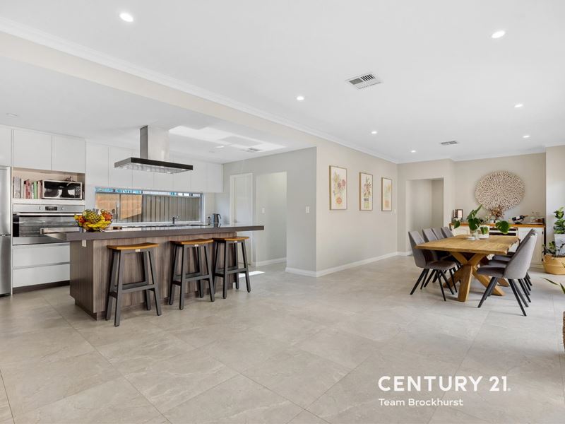 27 Saltbush Street, Wandi