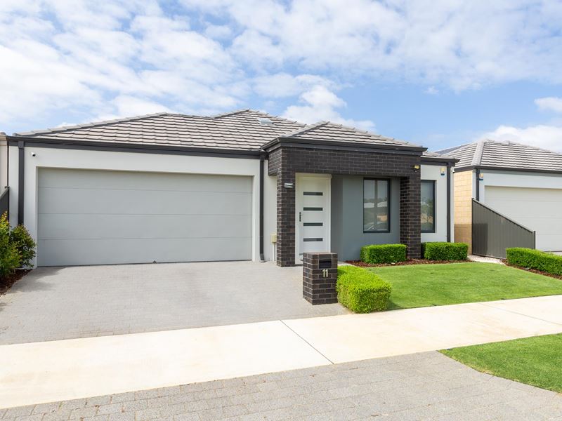 11 Potala Approach, Baldivis