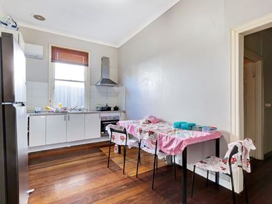27 Fourth Road, Armadale WA 6112