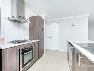 5 Slate Way, Eglinton WA 6034
