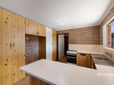 15 Solomon Circle, Karloo WA 6530
