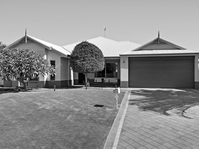 18 Ravendale Drive, Dudley Park WA 6210