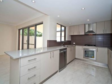 2/386 Belgravia Street, Cloverdale WA 6105