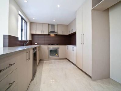 2/386 Belgravia Street, Cloverdale WA 6105