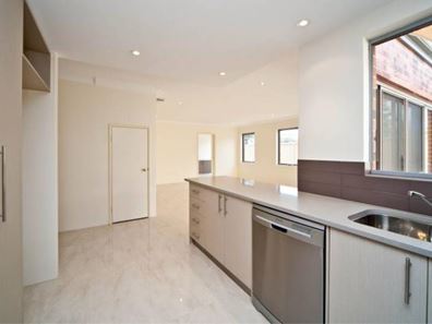 2/386 Belgravia Street, Cloverdale WA 6105