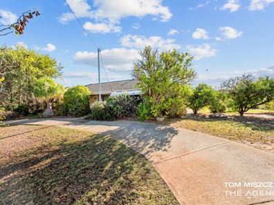 6 Bagoda Street, Queens Park WA 6107