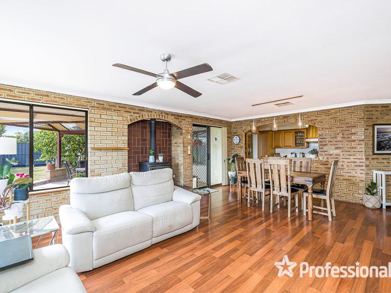 17 Backhouse Road, Kingsley WA 6026