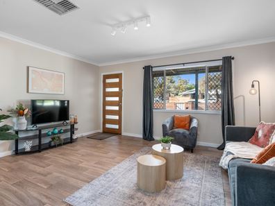 16 Eureka Street, Hannans WA 6430