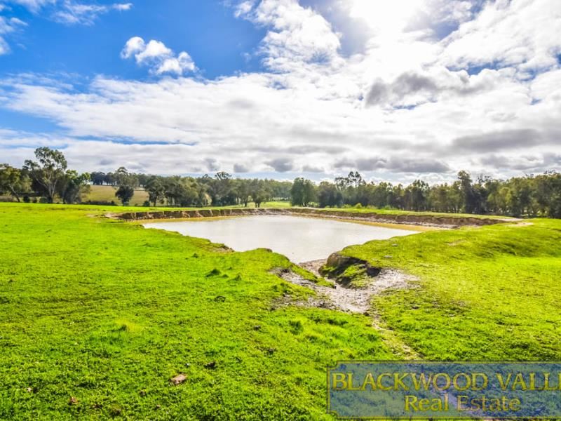 418 Greenfields Rd, Boyup Brook WA 6244
