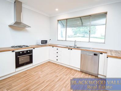 418 Greenfields Rd, Boyup Brook WA 6244