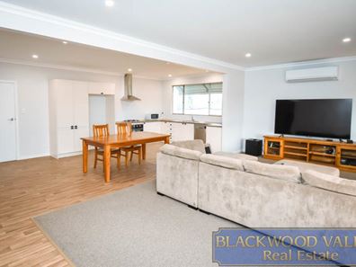418 Greenfields Rd, Boyup Brook WA 6244