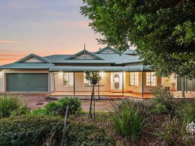 9 Lookout Road, Kalamunda WA 6076