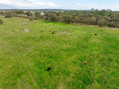 632 Mundijong Road, Mardella WA 6125