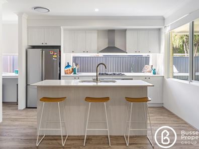 36 Rangatira Crescent, West Busselton WA 6280