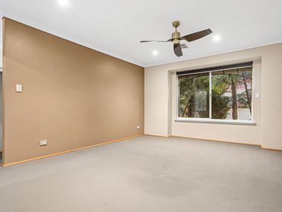 13 Empress Crescent, Atwell WA 6164