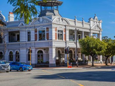 14 Bertie St, Guildford WA 6055