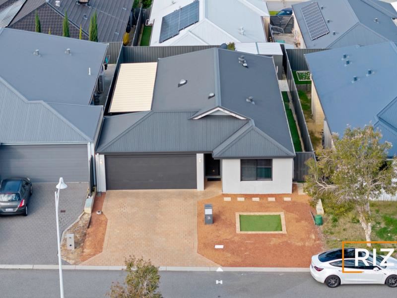 14 Gippsland Way, Banksia Grove WA 6031