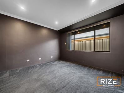 14 Gippsland Way, Banksia Grove WA 6031