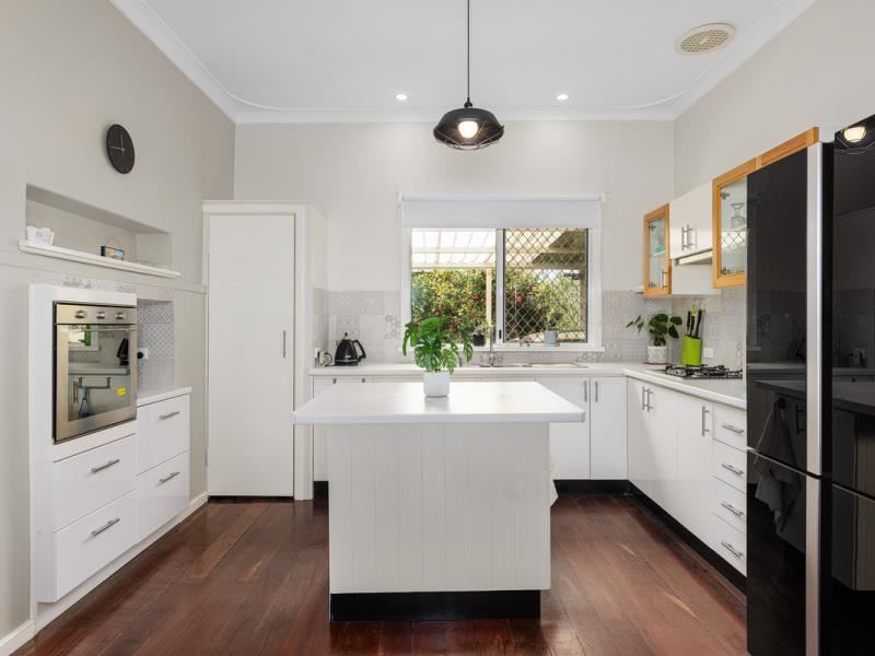 32 Hutton Street, Collie