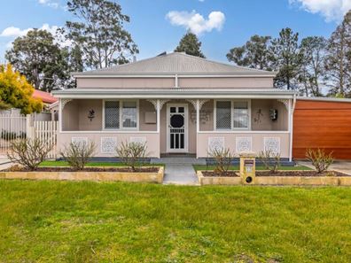 32 Hutton Street, Collie WA 6225