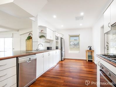 40 Lilian Road, Maida Vale WA 6057