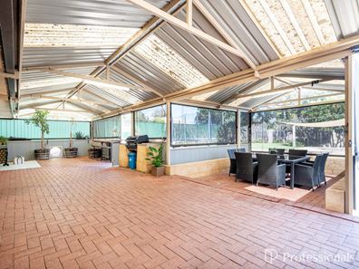 40 Lilian Road, Maida Vale WA 6057
