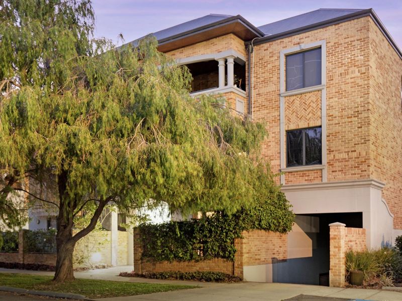 24/8 Bay Road, Claremont WA 6010