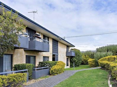 2/30 Lorraine Place, Hamilton Hill WA 6163