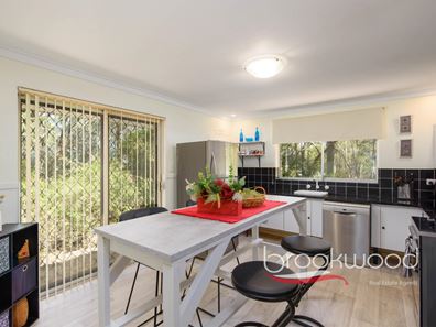 61 Hartung Street, Mundaring WA 6073