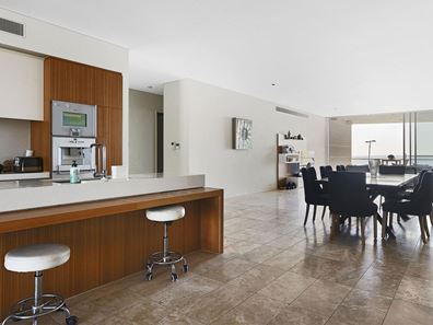 24/11 Leighton Beach Boulevard, North Fremantle WA 6159