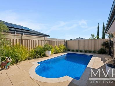 2 Atkins Parade, Hammond Park WA 6164