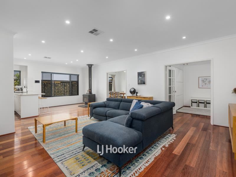 10 Robinhood Road, Dalyellup WA 6230