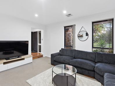34 Solander Road, Hillarys WA 6025