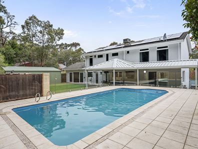 31 Marri Crescent, Lesmurdie WA 6076