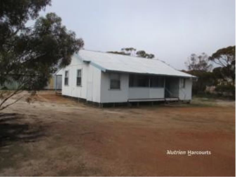 18 Seward Avenue, Varley WA 6355