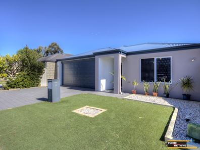 5 Nagal Way, Wattle Grove WA 6107