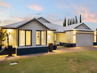 4 Tamarama Street, Secret Harbour WA 6173