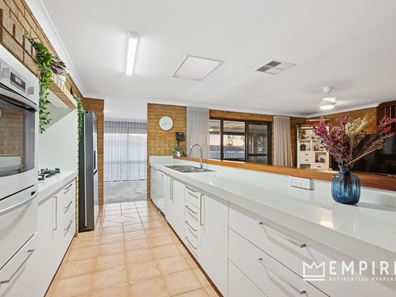 24 Asquith Street, Lake Coogee WA 6166